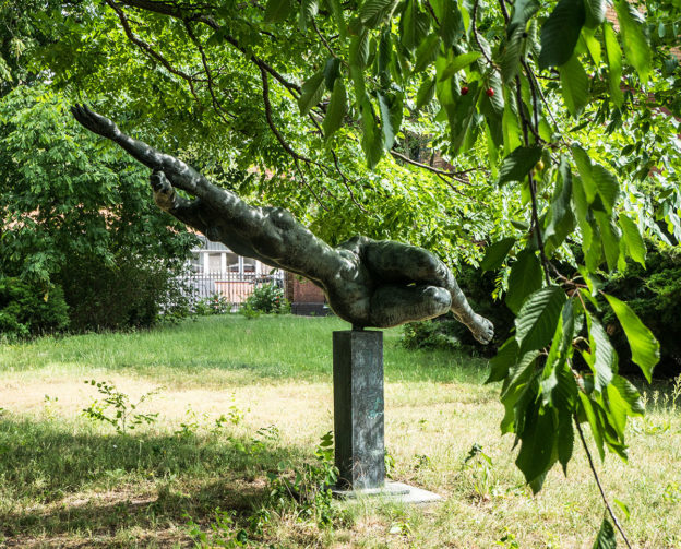 Frauenplastik - Prenzlauer Berg