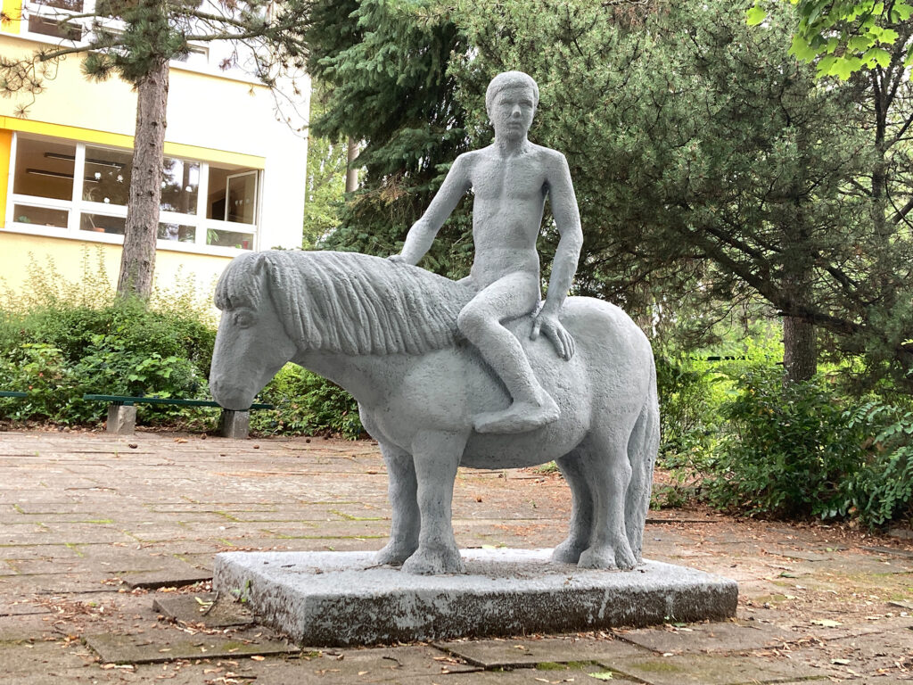 Kypros Perdios, Ponyreiter