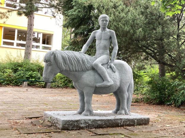Kypros Perdios, Ponyreiter