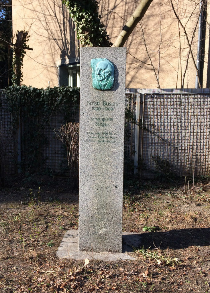 Stele für Ernst Busch